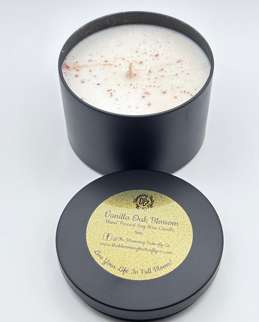 vanilla oak blossom candle in black tin